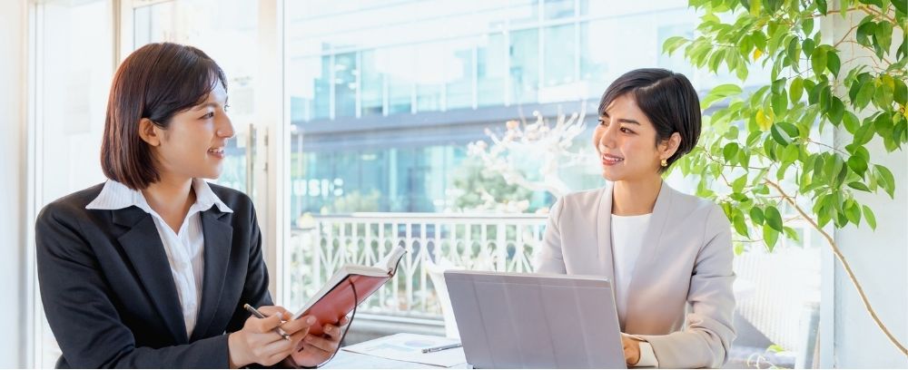 対話する二人の様子